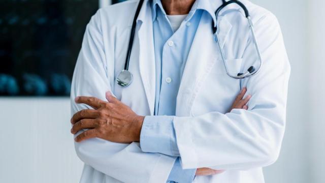 Un médico en una foto de archivo