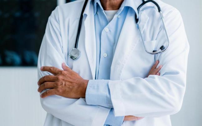 Un médico en una foto de archivo