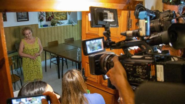 Ángeles Béjar, durante el encierro que mantuvo en una parroquia de Motril.