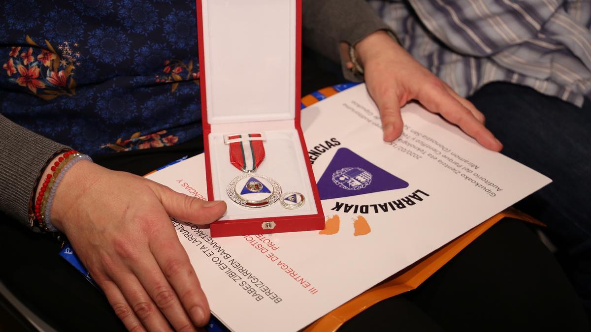 Imagen de una de las medallas al mérito en emergencias y protección civil.