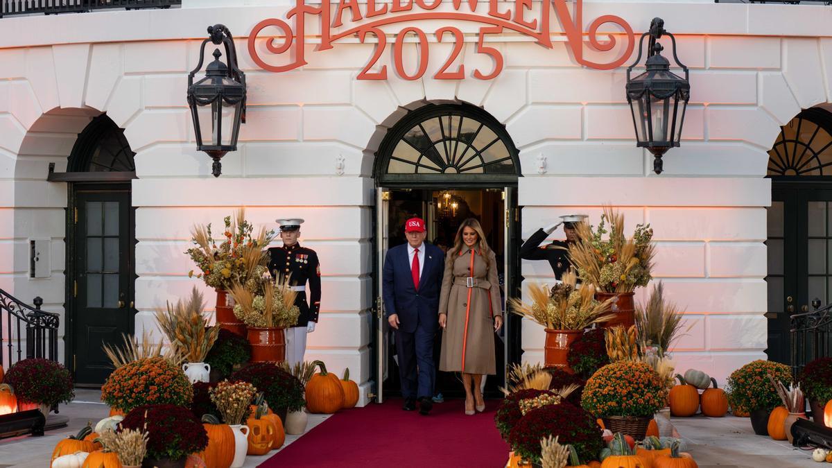 Melania y Trump se rinden ante Halloween: dulces, niños y calabazas en la Casa Blanca