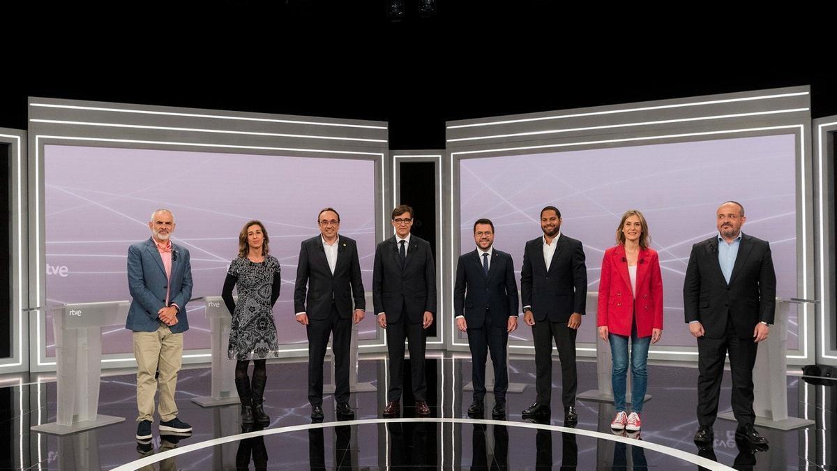 Los candidatos a las elecciones catalanas antes del inicio del debate de RTVE.