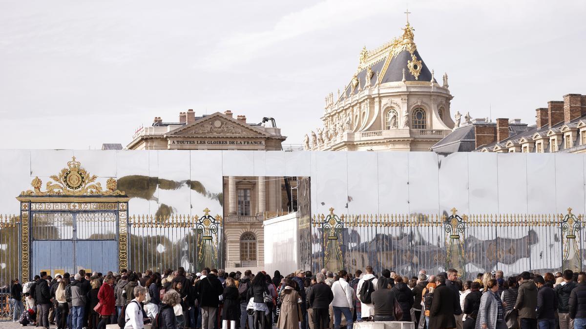 El palacio de Versalles ha sido desalojado por quinta jornada consecutiva.