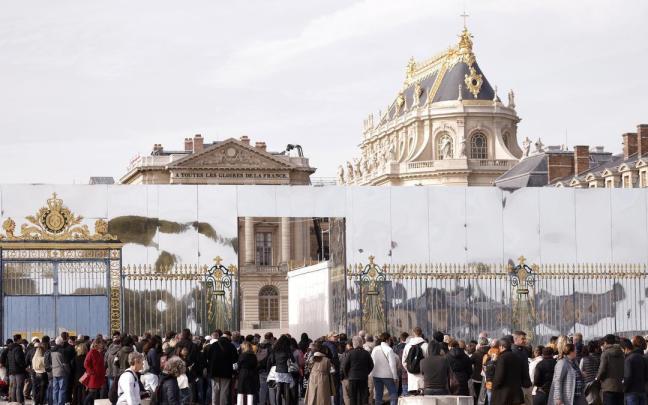 El palacio de Versalles ha sido desalojado por quinta jornada consecutiva.