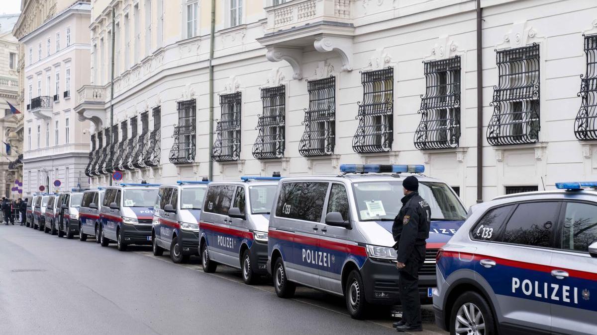 Policías austríacos en Viena en una imagen de archivo.