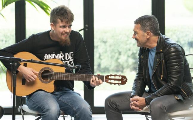 Un momento del primer programa de ‘100% Únicos’, con Antonio Banderas como invitado. Un momento del primer programa de ‘100% Únicos’, con Antonio Banderas como invitado.