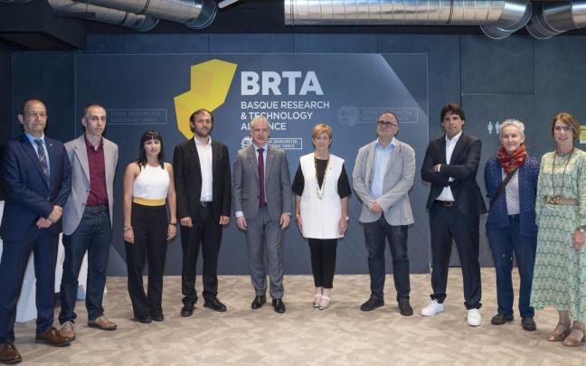 Urkullu ha participado junto a Arantxa Tapia en el acto de reconocimiento a las personas investigadoras.