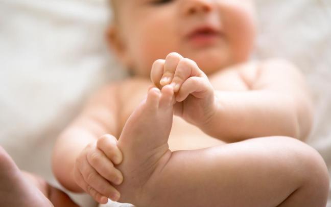 Imagen de archivo de un bebé.