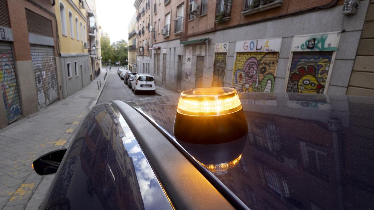 Baliza V16 de emergencia para vehículos.