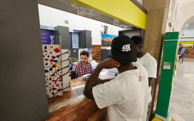 Los interesados podrán consultar las ubicaciones de las oficinas habilitadas y sus horarios en la página web de Correos