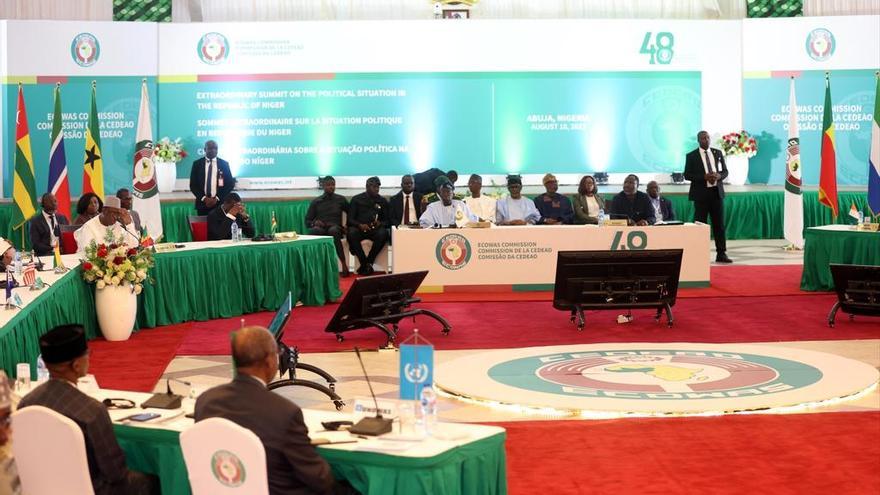 Los líderes de la CEDEAO en la reunión en Abuja, Nigeria, para tratar la situación de Níger