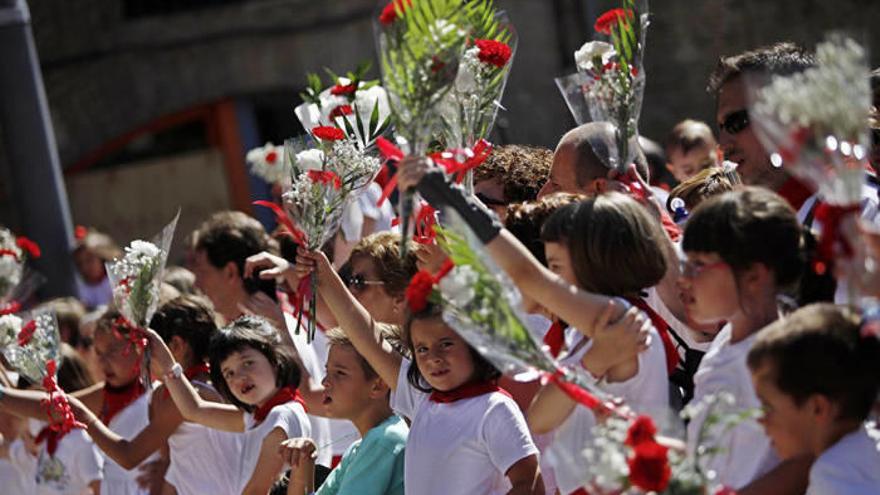 Imagen de una edición anterior de la ofrenda floral a San Fermín. Foto: Iban Aguinaga Imagen de una edición anterior de la ofrenda floral a San Fermín. Foto: Iban Aguinaga