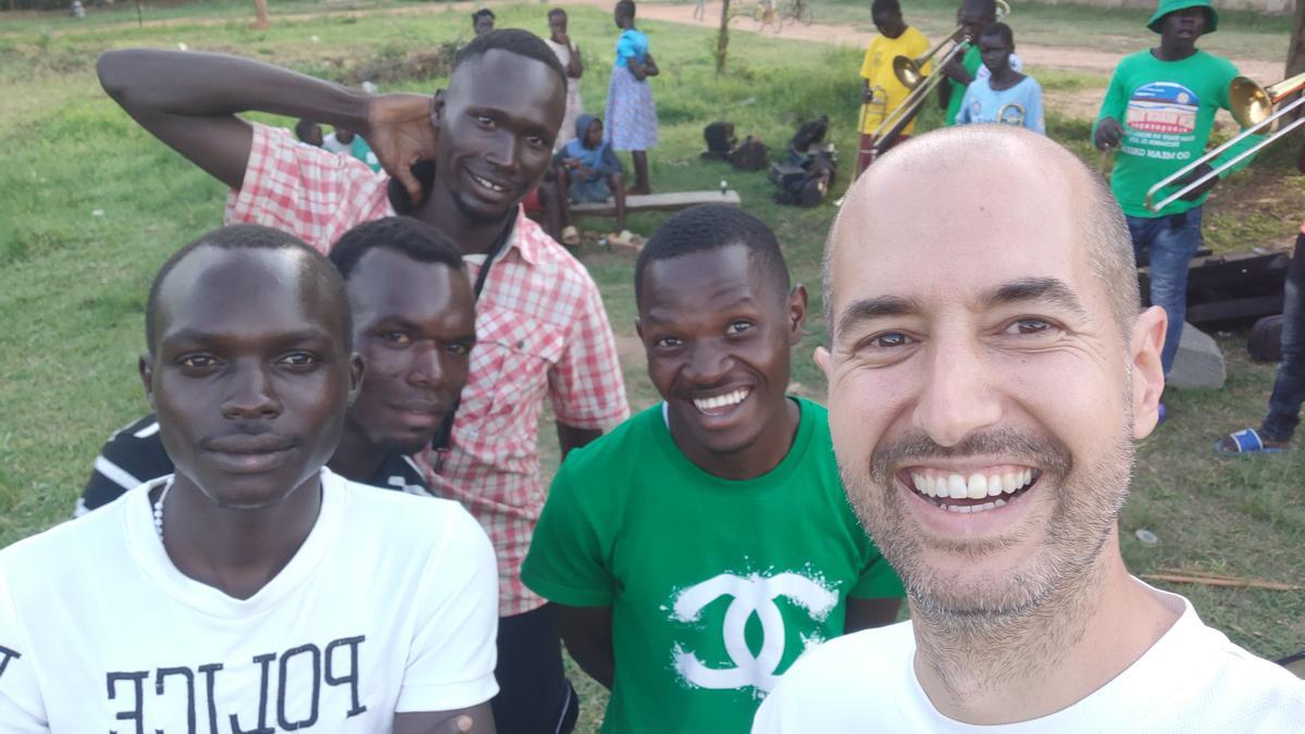 Aritz defiende Uganda como un país bonito y fértil, lleno de personas amables.