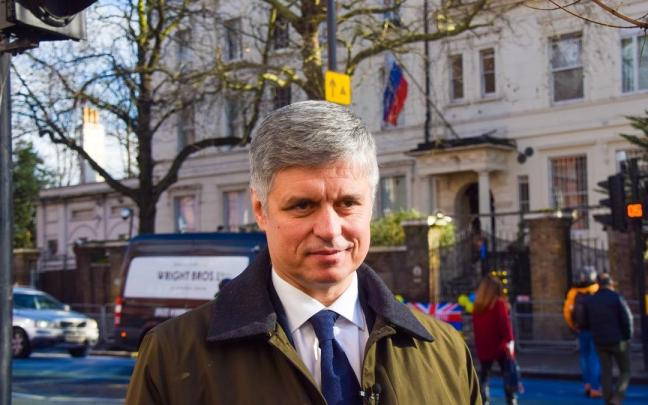 Ucrania cesa a su embajador en Reino Unido tras unas declaraciones críticas con Zelenski.