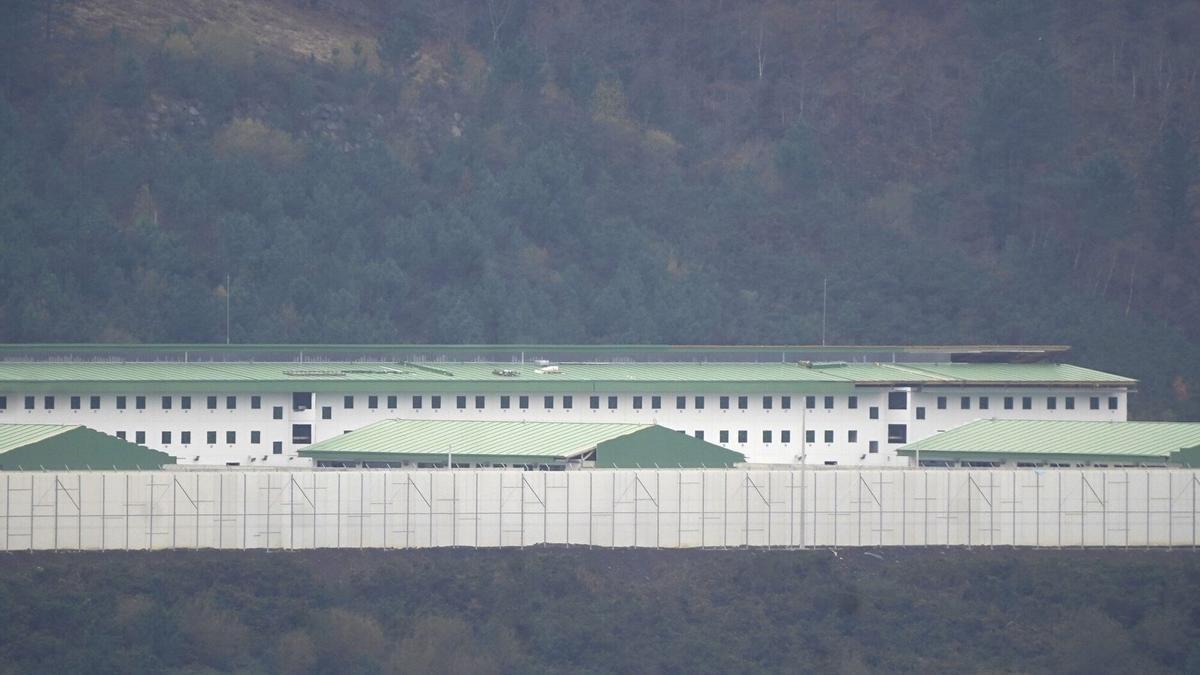 El nuevo centro penitenciario de Zubieta, en la loma de Eskuzaitzeta de Donostia / Ruben Plaza