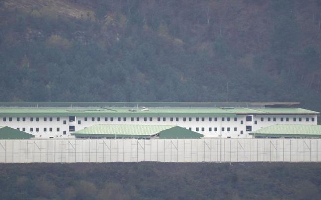 El nuevo centro penitenciario de Zubieta, en la loma de Eskuzaitzeta de Donostia / Ruben Plaza