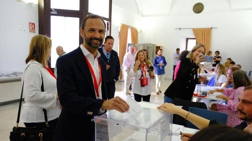 El líder del PSOE de Sanlúcar de Barrameda, Víctor Mora.