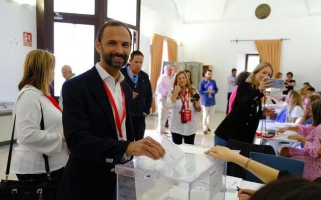 El líder del PSOE de Sanlúcar de Barrameda, Víctor Mora.