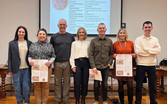 Presentación del concierto 'Musika eta Dantza Pintzeladak' en Beasain.