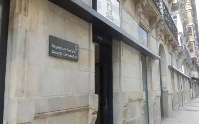 Bazterkeria-egoeran pertsonentzako gizarte- eta hezkuntza-programak profesionalen kopurua handitu du, egungo beharrei baldintza hobeetan aurre egiteko.