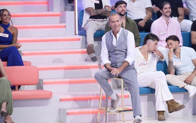Carlos Lozano presenta 'Amor... ¡o lo que surja!'.