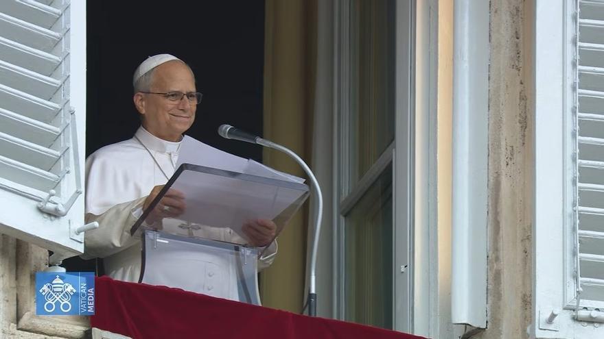 El Papa León XIV, durante el rezo del Ángelus.