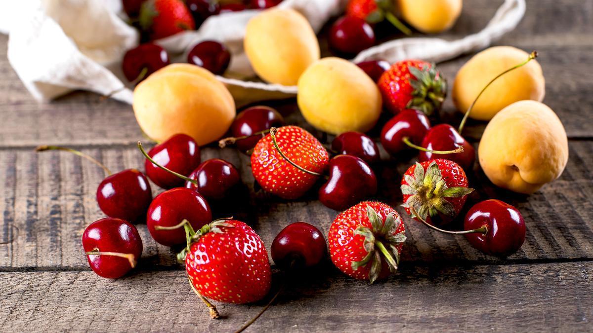 Fresas, cerezas y albaricoques son algunas de las frutas de esta temporada.