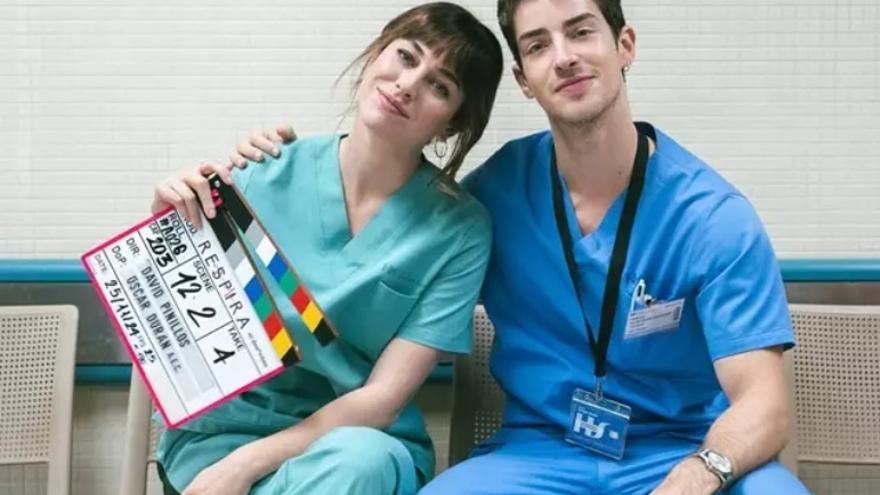 Tábata Cerezo y Maitane San Nicolás han trabajado en la serie 'Respira' con los actores.