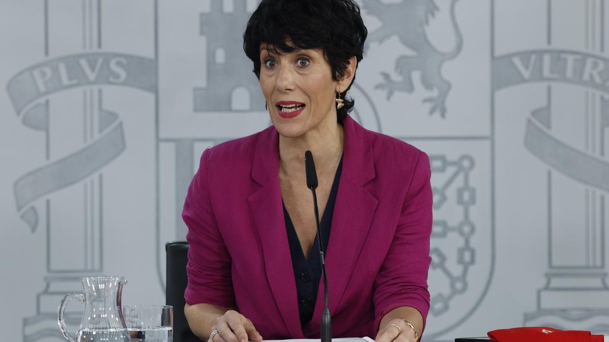 La ministra de Seguridad Social, Elma Saiz, comparece tras el último Consejo de Ministros