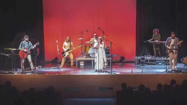 Ane Goienetxe y su banda de música, ANE HAN, en el concierto ofrecido en Igorre