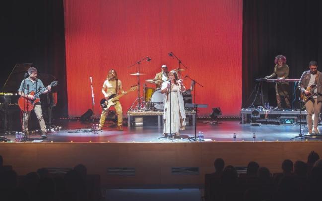 Ane Goienetxe y su banda de música, ANE HAN, en el concierto ofrecido en Igorre