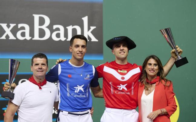 En imágenes: Jon Ander Peña gana la txapela del Cuatro y Medio de San Fermín contra Javier Zabala en el Navarra Arena de Iruñea.