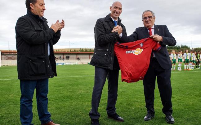 Luis Rubiales y Luis Sabalza, en Tajonar con la camiseta de Osasuna. Foto: Iñaki Porto Luis Rubiales y Luis Sabalza, en Tajonar con la camiseta de Osasuna. Foto: Iñaki Porto