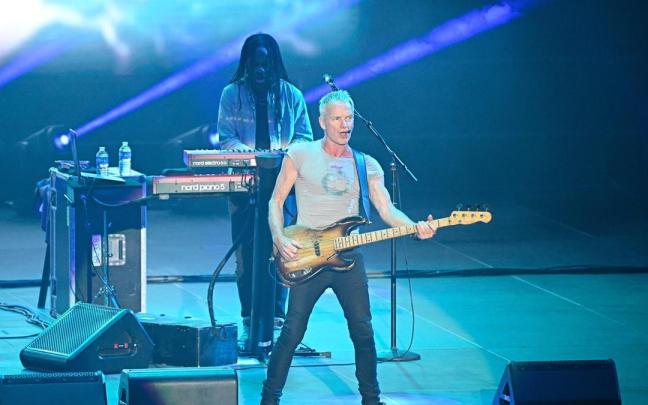 Gordon Matthew Thomas Sumner, conocido artísticamente como Sting, durante un concierto en Madrid en 2023.
