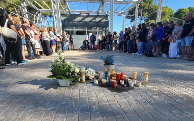 Trabajadores se concentran en el Centro Penitenciario de Mas d'Enric, en El Catllar para recordar a Núria López. / EP Trabajadores se concentran en el Centro Penitenciario de Mas d'Enric, en El Catllar para recordar a Núria López.