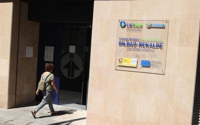 Las oficinas de Lanbide tenían registradas, a fin del pasado mes de julio, un total de 104.991 personas desempleadas.