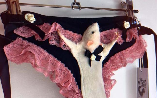 Imagen de una de las prendas de lencería de Rat Gizzard Oddities