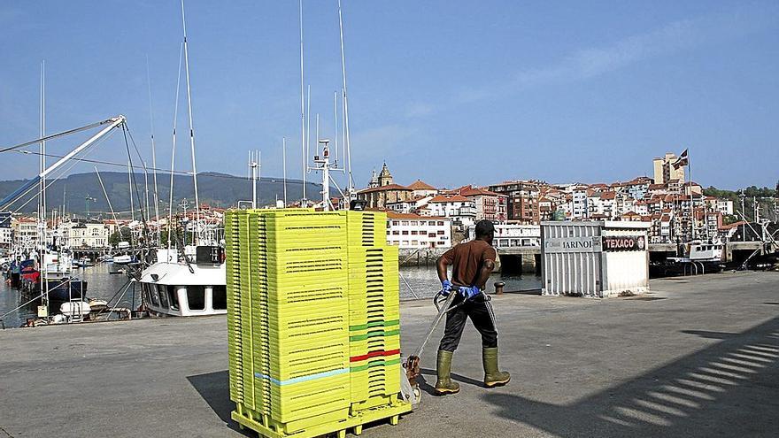 Una persona de origen extranjero, durante su jornada labora