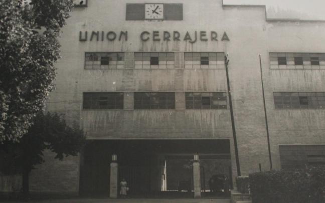 Una imagen de la antigua Unión Cerrajera. / Arrasate Zientzia Elkartea. Una imagen de la antigua Unión Cerrajera.