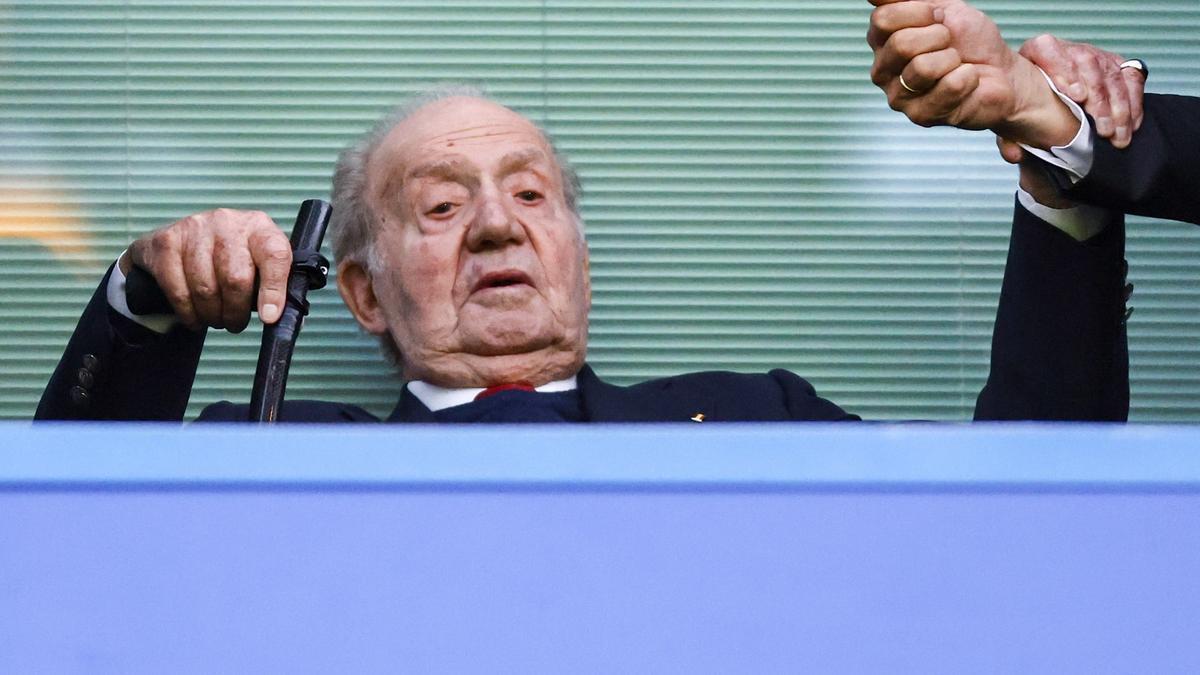 Juan Carlos I, este martes en el estadio del Chelsea.