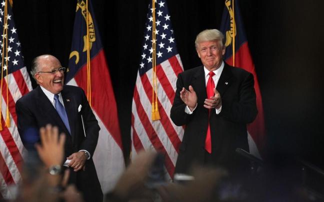 Rudy Giuliani y Donald Trump.
