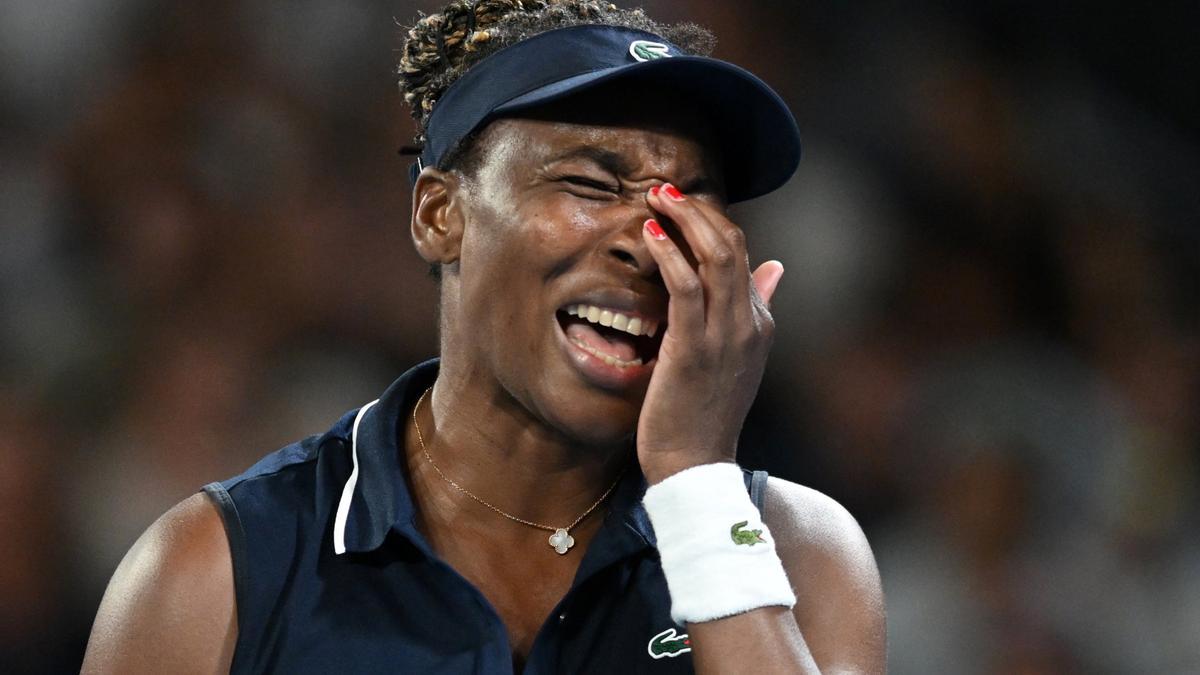 Venus Williams se lamenta en el partido contra Olga Danilovic.