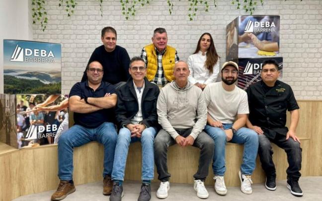 Los restaurantes participantes en la duodécima edición de Tripontziak, durante el acto de presentación.