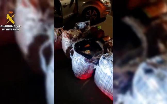 La Guardia Civil detiene a una persona en Valencia con 160 kilos de ibuprofeno ocultos