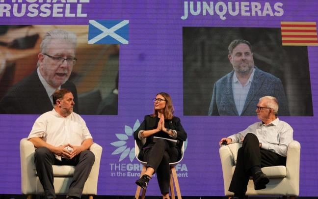 El presidente de ERC, Oriol Junqueras, y su homólogo del Scottish National Party, Michael Russell, en una conferencia internacional sobre la autodeterminación. El presidente de ERC, Oriol Junqueras, y su homólogo del Scottish National Party, Michael Russell, en una conferencia internacional sobre la autodeterminación.