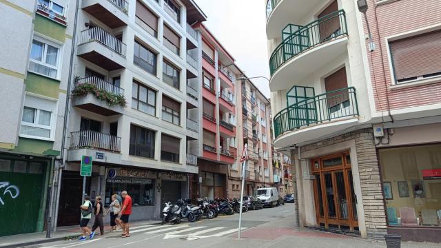 La actuación incluye la renovación y ensanchamiento de las aceras