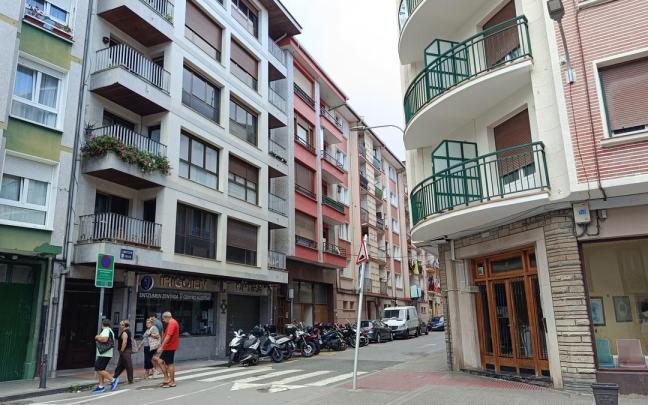 La actuación incluye la renovación y ensanchamiento de las aceras