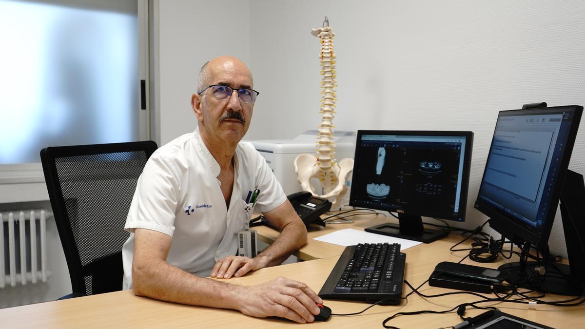 Javier González Acha.