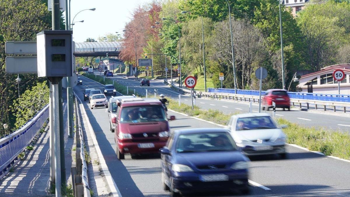 Desde hace más de un año, la DGT ha desplegado en diferentes puntos del país nueva generación de radares conocidos como radares blindados, que están diseñados precisamente para operar en condiciones adversas
