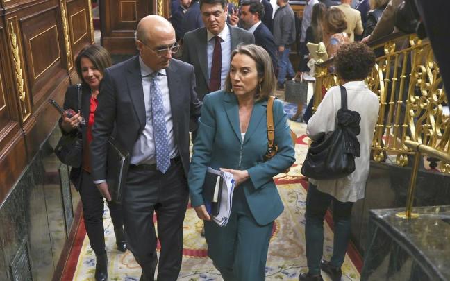 Cuca Gamarra fue el rostro del PP en una sesión en la que Feijóo se ausentó. Cuca Gamarra fue el rostro del PP en una sesión en la que Feijóo se ausentó.